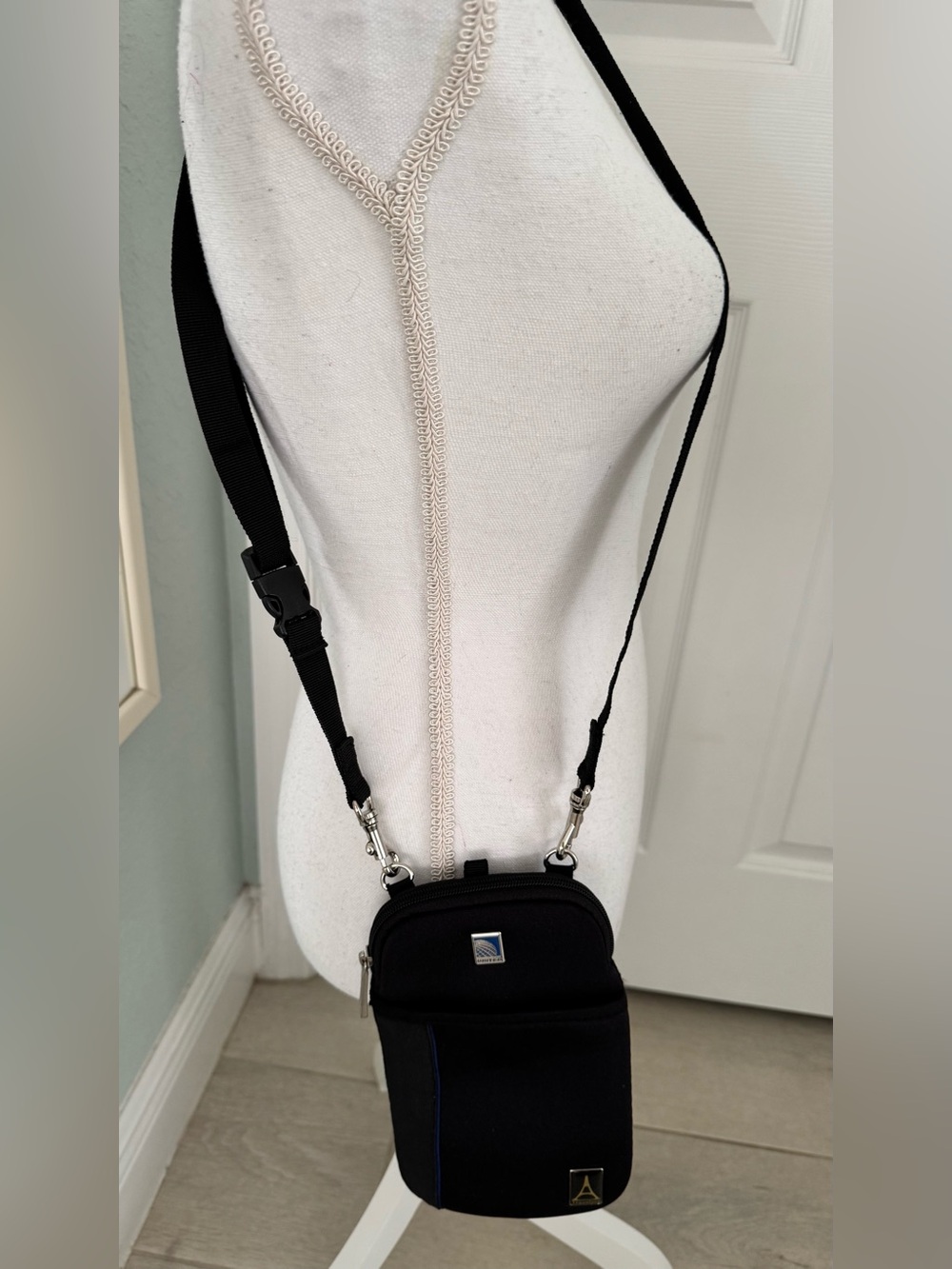 Travelpro United Airlines Logo Travel Crossbody Bag Black